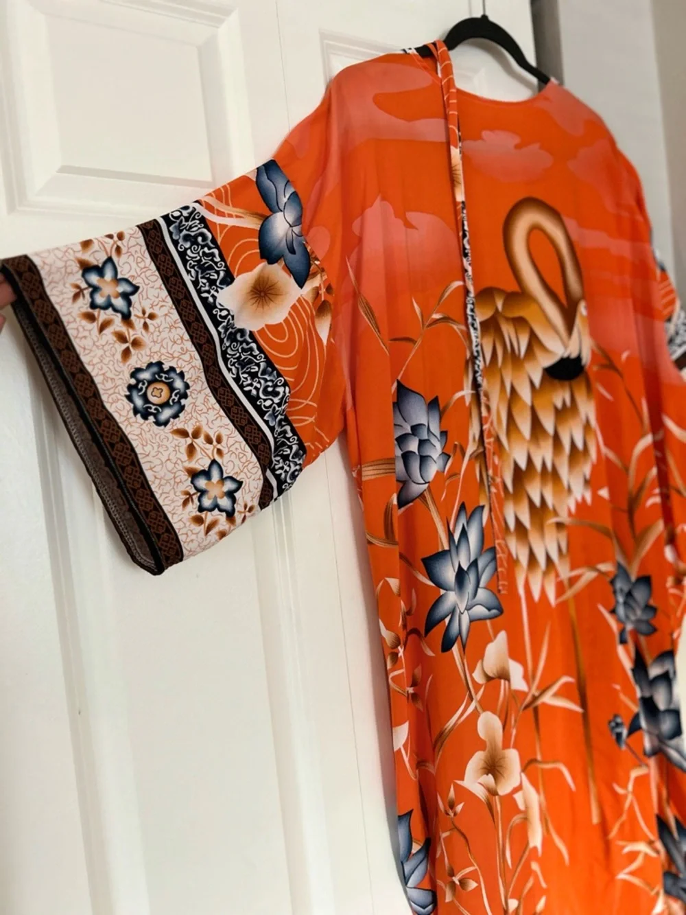 ✨ Lightweight Kimono / Robe — Statement Piece - Picture 4 of 8